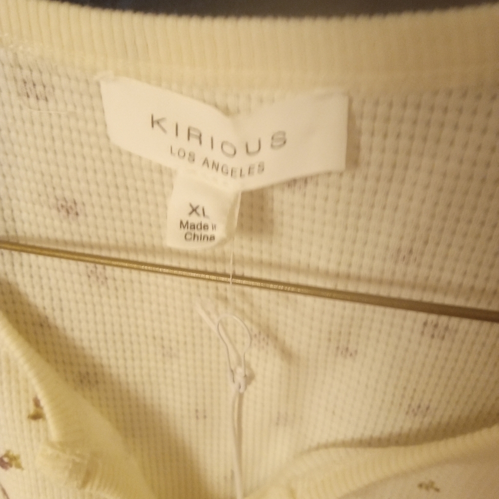 NET SHORT BUTTON UP TOP - Picture 4 of 5